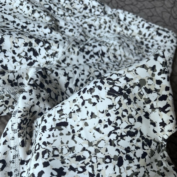 DISCOUNTED SHIPPING 📦 GIRLS size 10-12 Old Navy athletic shorts - Picture 2 of 6